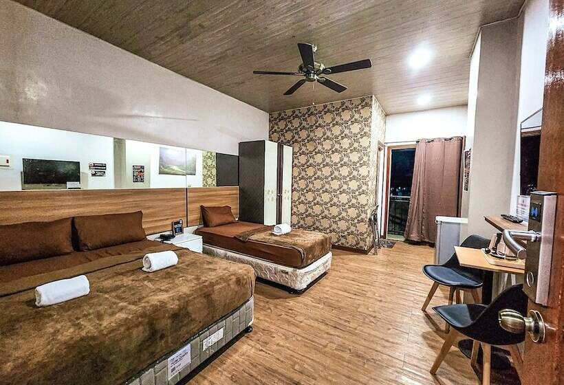 Quarto Triplo Deluxe, Urban