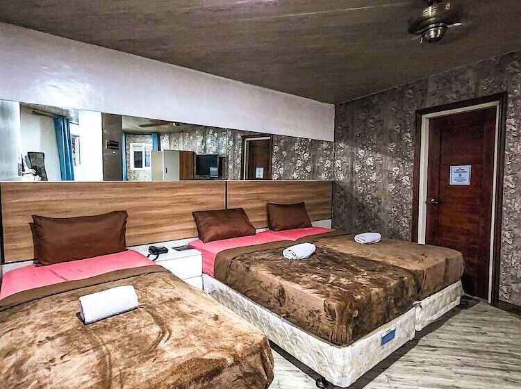 Quarto Triplo Estandar, Urban