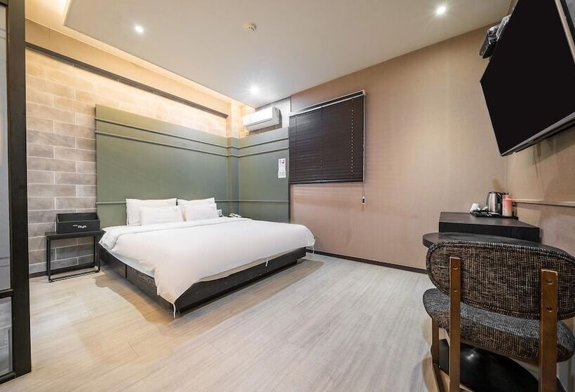 デラックスルーム, Yangsan Bukbudong Pasta