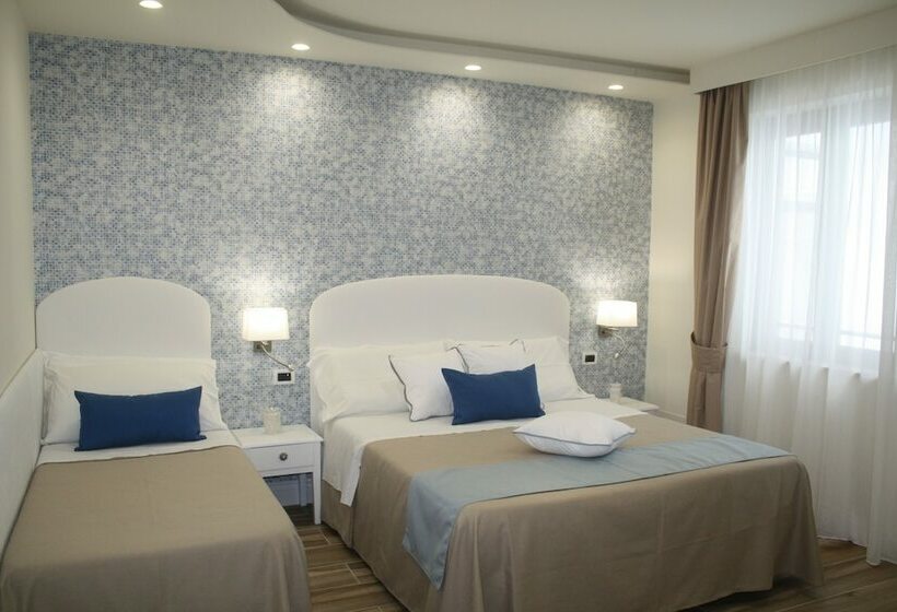 Quarto Triplo Estandar, Ines Bed And Breakfast & Apartments