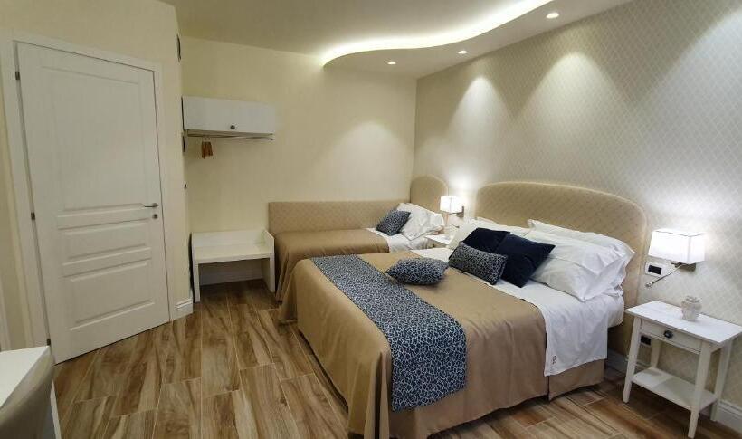 Quarto Triplo Estandar, Ines Bed And Breakfast & Apartments