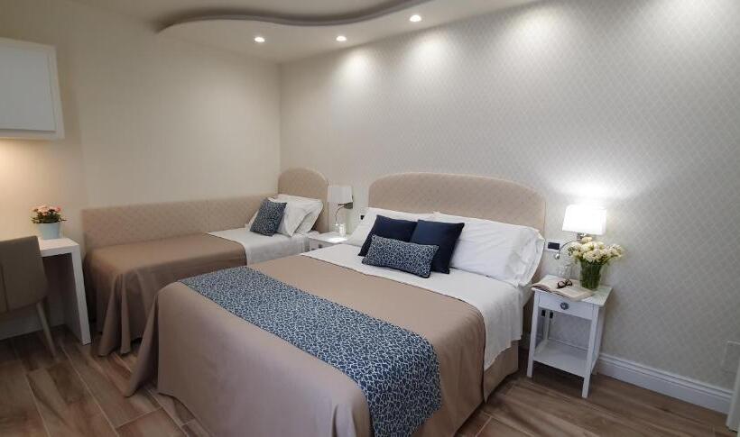 Quarto Triplo Estandar, Ines Bed And Breakfast & Apartments