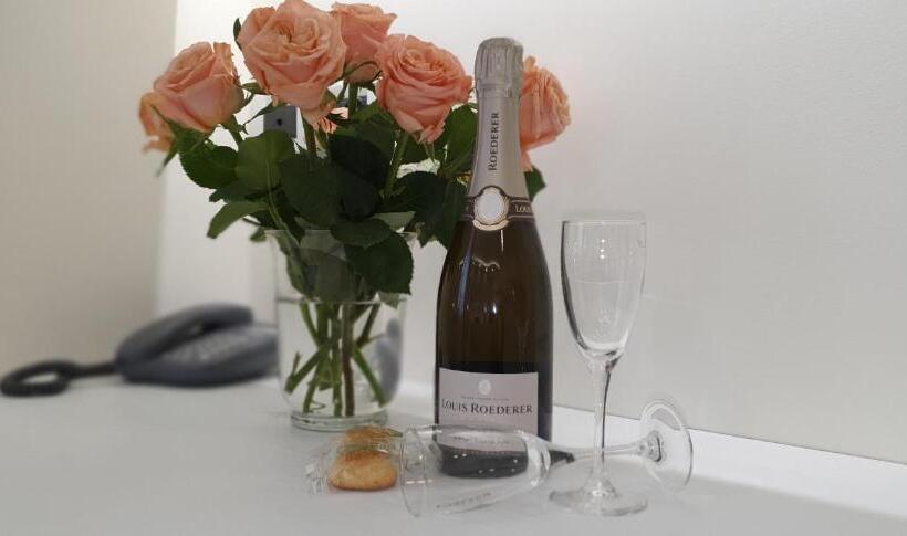 Quarto Deluxe com Terraço, Ines Bed And Breakfast & Apartments