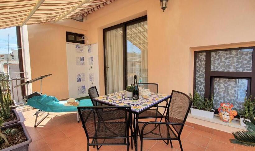 Quarto Deluxe com Terraço, Ines Bed And Breakfast & Apartments