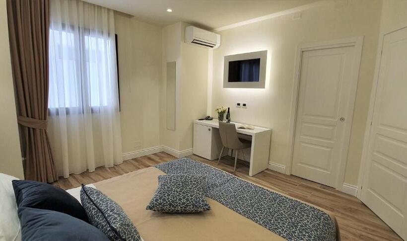 Quarto Triplo Estandar, Ines Bed And Breakfast & Apartments