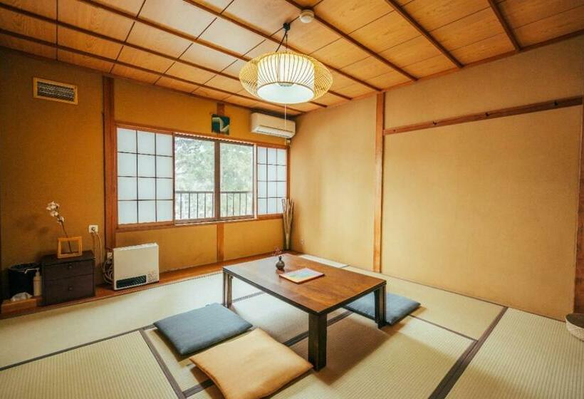 חדר סטנדרט חדר אמבטיה משותף, Lamp Nojiriko