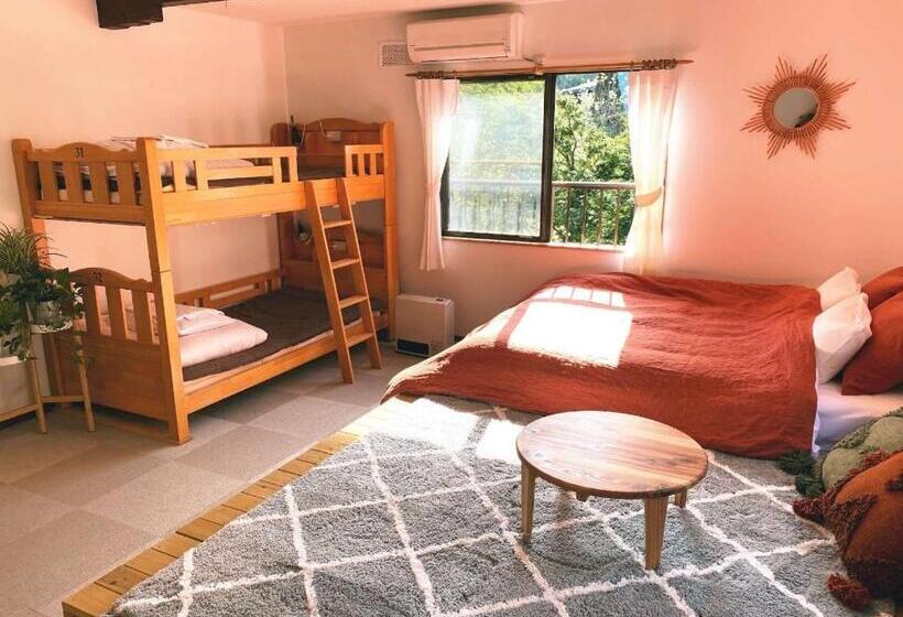 חדר משפחתי, Lamp Nojiriko