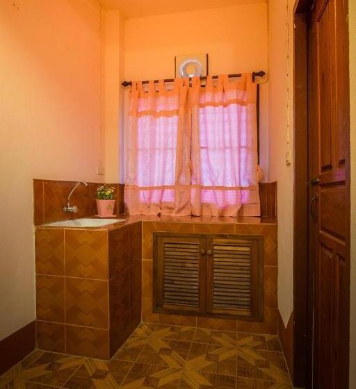 패밀리 룸, Happy In Pai