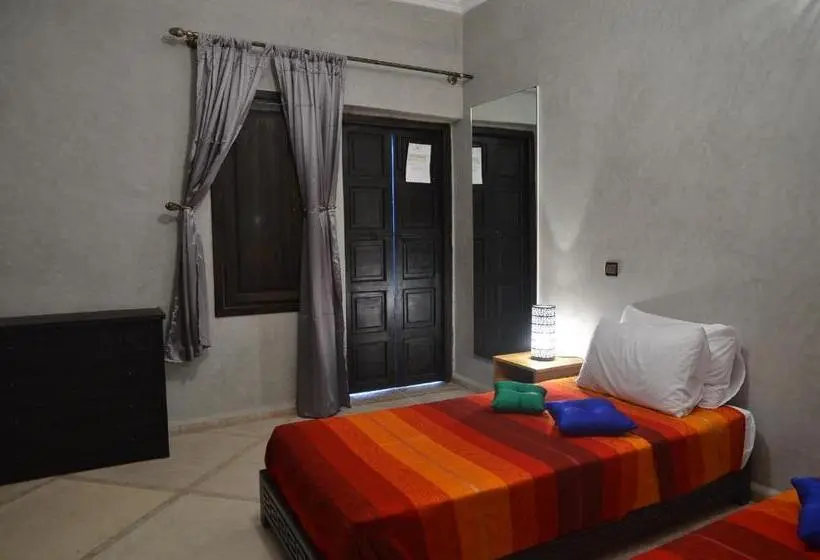 اتاق استاندارد سه نفره, Riad Dar Alamane