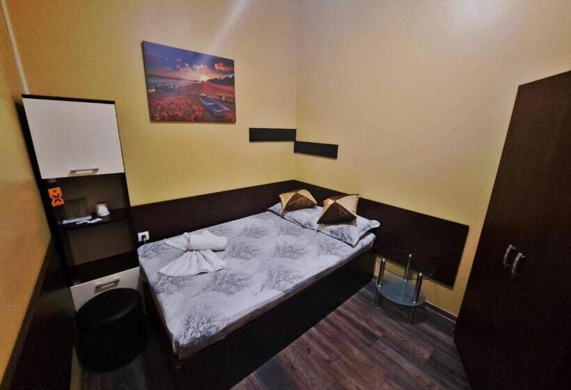 חדר אקונומי, Mirage Pleven