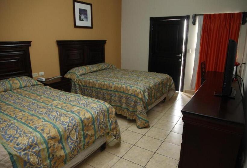 اتاق استاندارد سه نفره, Apart Hotel Pico Bonito
