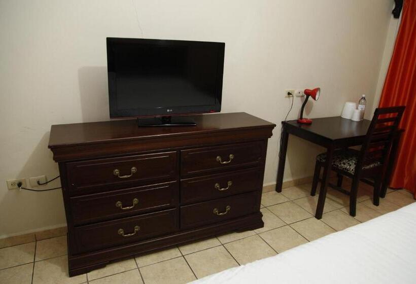 اتاق استاندارد سه نفره, Apart Hotel Pico Bonito