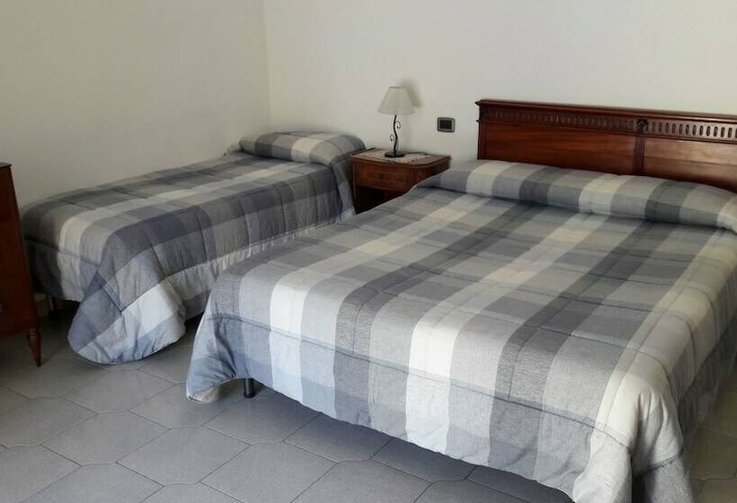 חדר סטנדרט לשלושה, Agriturismo La Lobra