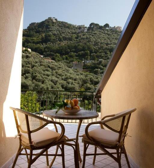 اتاق استاندارد سه نفره, Agriturismo La Lobra