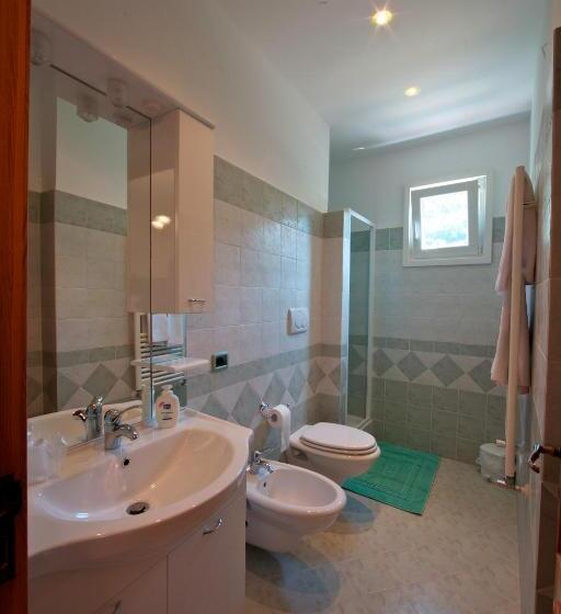 חדר סטנדרט לארבעה, Agriturismo La Lobra