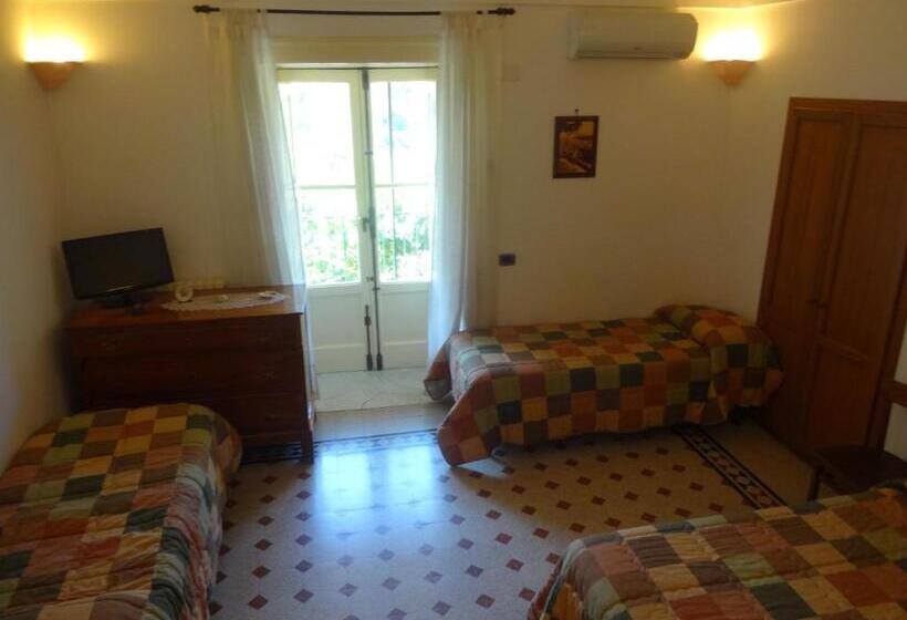 חדר סטנדרט לארבעה, Agriturismo La Lobra