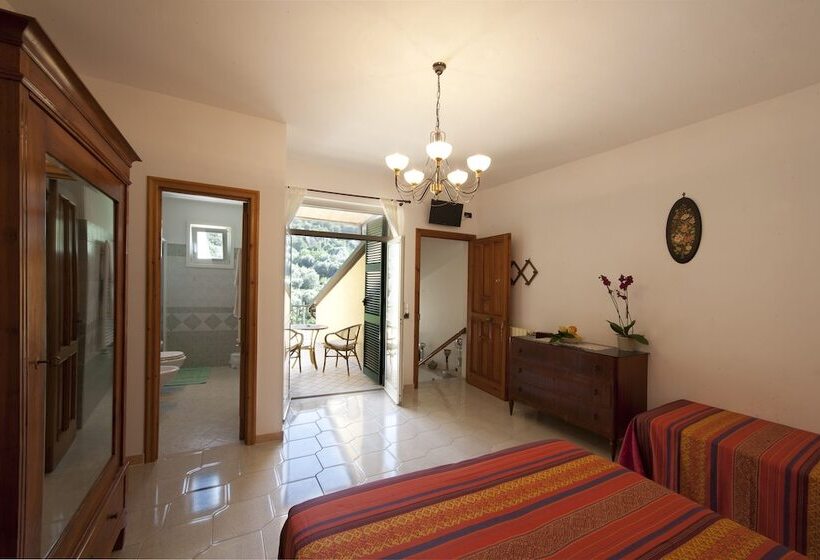 חדר סטנדרט לארבעה, Agriturismo La Lobra