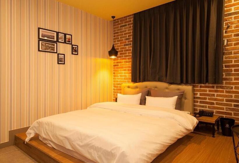 Номер Стандарт, Gray