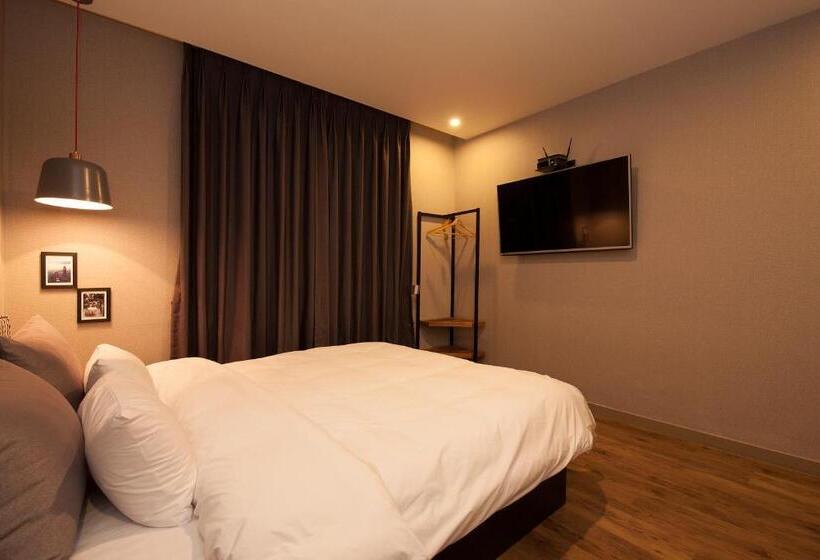 Номер Стандарт, Gray