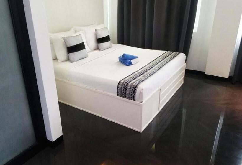 اتاق خانوادگی, The Apple Peach House