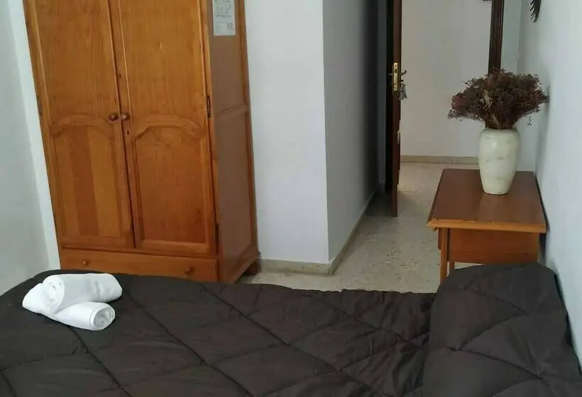Economy Triple Room, 24h Hostal Antequera