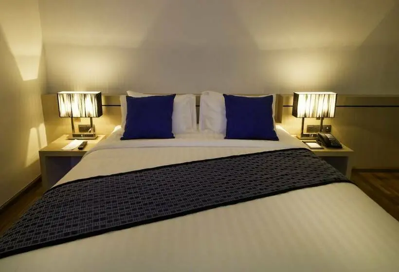 اتاق لوکس با تخت بزرگ, Holly Hotel Myanmar