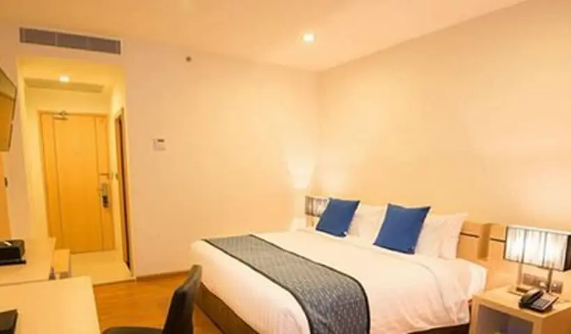 اتاق لوکس با تخت بزرگ, Holly Hotel Myanmar