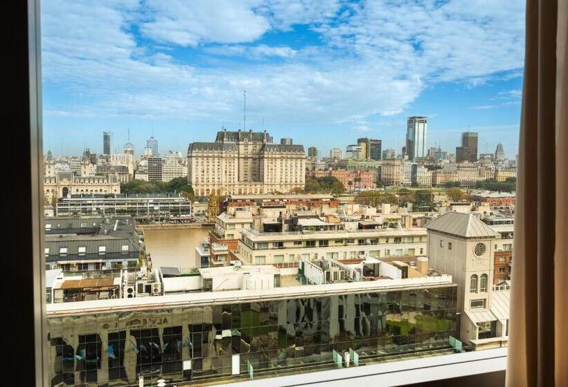 اتاق لوکس با چشم‌انداز شهر, Alvear Icon