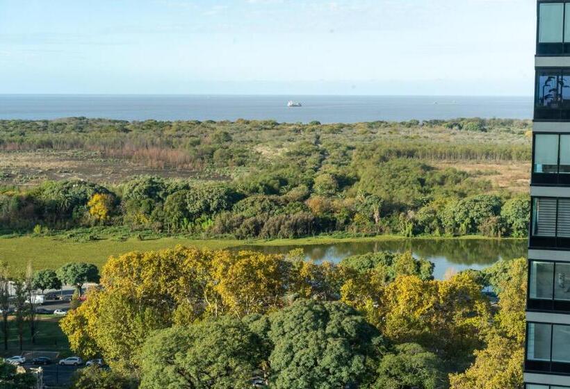 اتاق لوکس با چشم‌انداز شهر, Alvear Icon