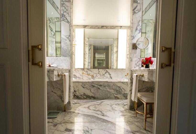 سوئیت جونیور با چشم‌انداز, Alvear Icon