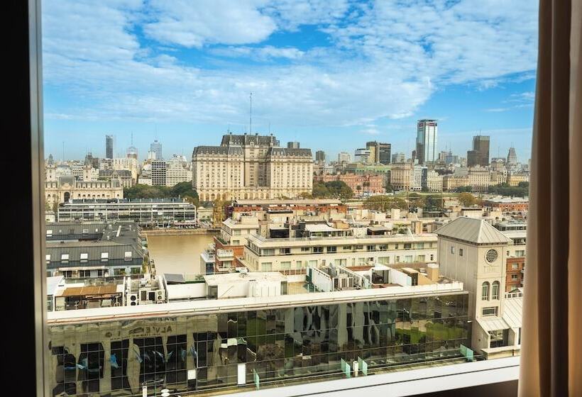 اتاق لوکس با چشم‌انداز شهر, Alvear Icon