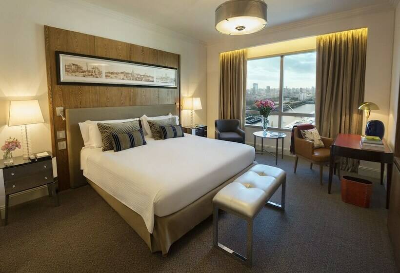 سوئیت جونیور با چشم‌انداز, Alvear Icon