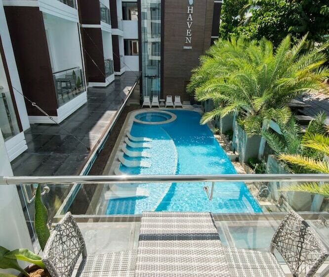 اتاق لوکس با چشمانداز استخر, Boracay Haven Suites