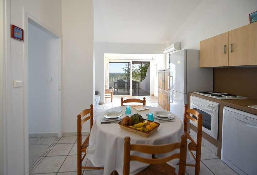 Апартаменты Comfort 2 Спальни, Résidence Chiar Di Luna