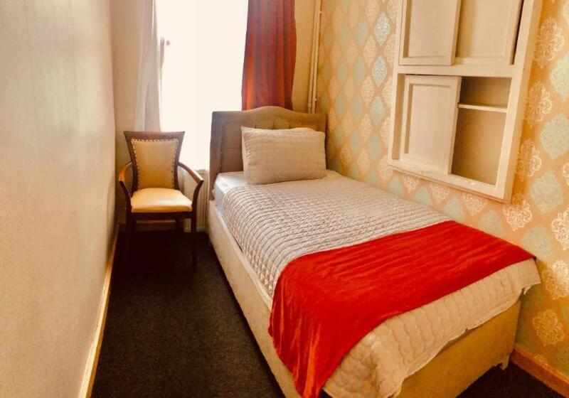 带大床的套房, Doubletree By Hilton Lafayette East, In