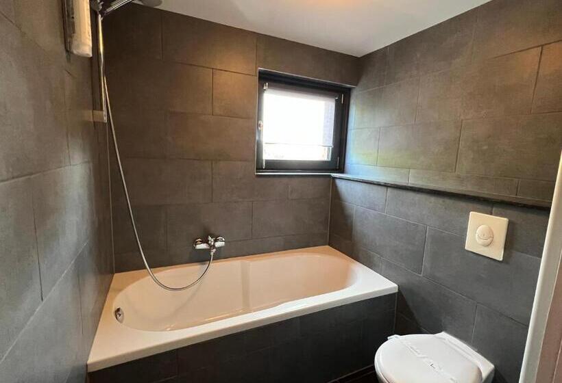 اتاق راحتی, Hôtel Restaurant Lamy