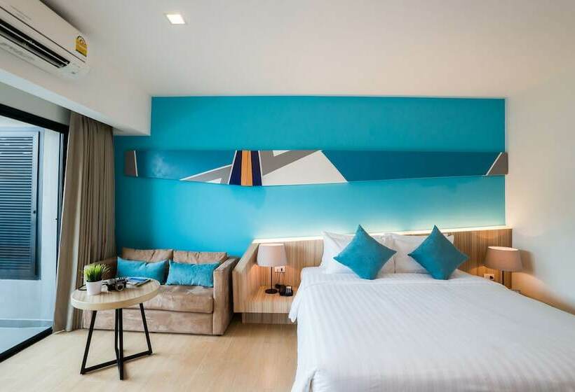 اتاق لوکس با چشم‌انداز استخر, J Inspired Hotel Pattaya