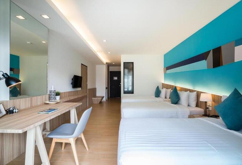اتاق لوکس سه تخته, J Inspired Hotel Pattaya