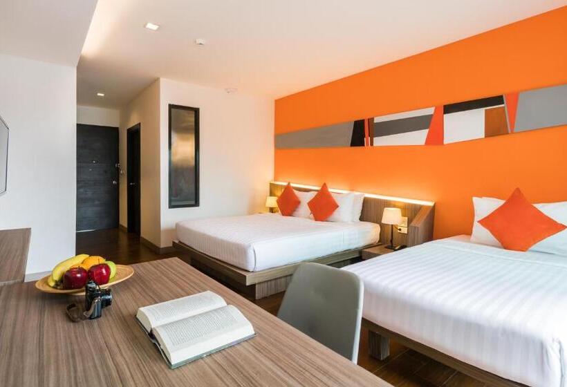 اتاق لوکس سه تخته, J Inspired Hotel Pattaya