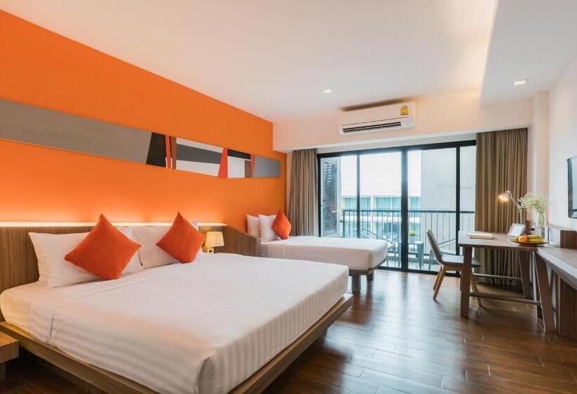 اتاق لوکس سه تخته, J Inspired Hotel Pattaya