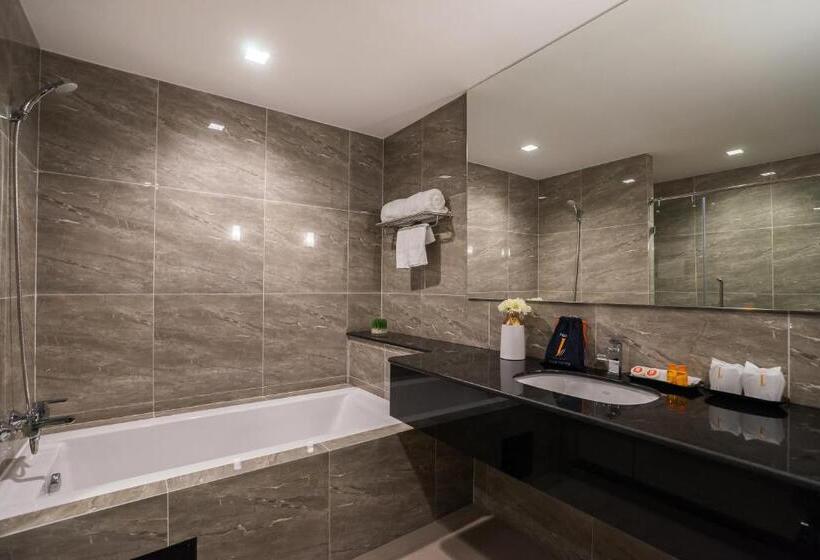 سوئیت پرزیدنت, J Inspired Hotel Pattaya