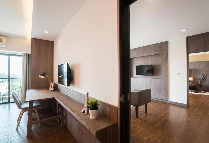 سوئیت پرزیدنت, J Inspired Hotel Pattaya