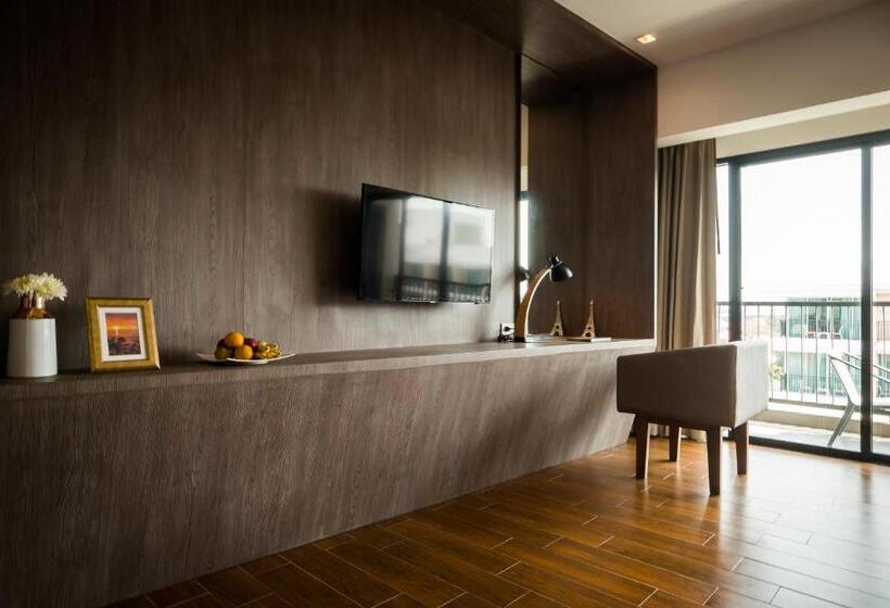سوئیت پرزیدنت, J Inspired Hotel Pattaya