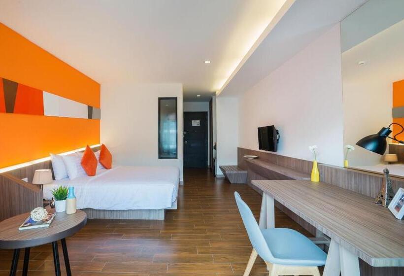 اتاق لوکس با چشم‌انداز شهر, J Inspired Hotel Pattaya
