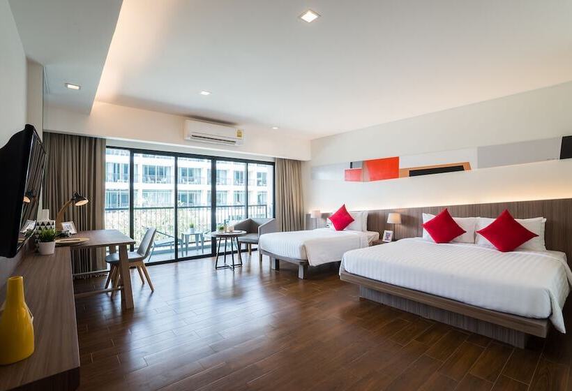 اتاق لوکس سه تخته, J Inspired Hotel Pattaya