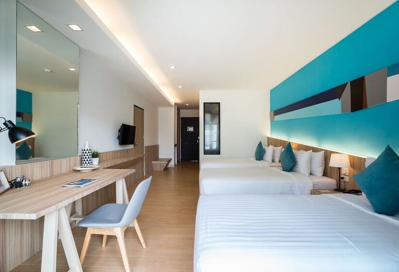 اتاق لوکس سه تخته, J Inspired Hotel Pattaya