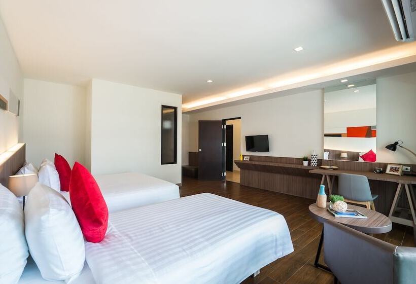 اتاق لوکس سه تخته, J Inspired Hotel Pattaya