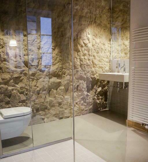 سوییت لوکس, La Pipistrelle