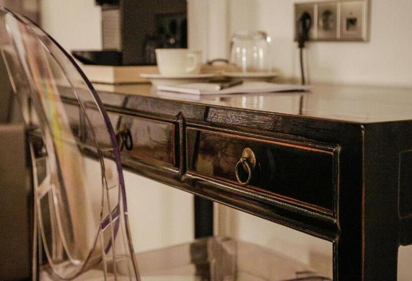 سوییت خانوادگی, La Pipistrelle