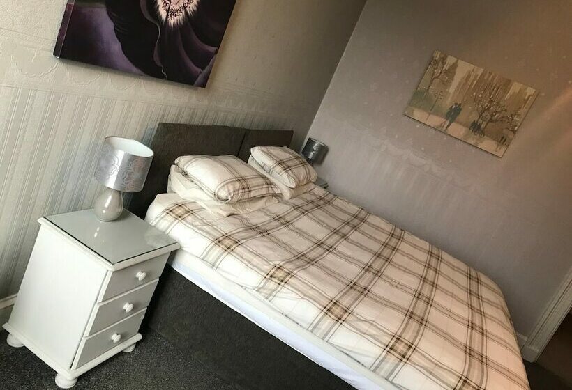 חדר סטנדרט, Macbeth Arms